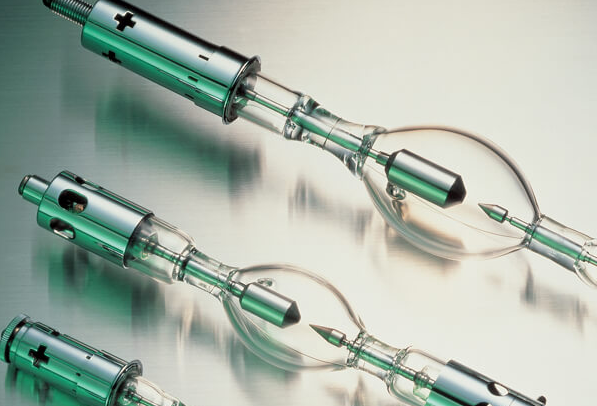 IV测试仪里的氙灯工作原理